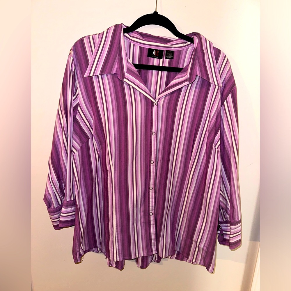 ALC snap blouse- purple, snap buttons, adjustable sleeves, 3/4 sleeve
